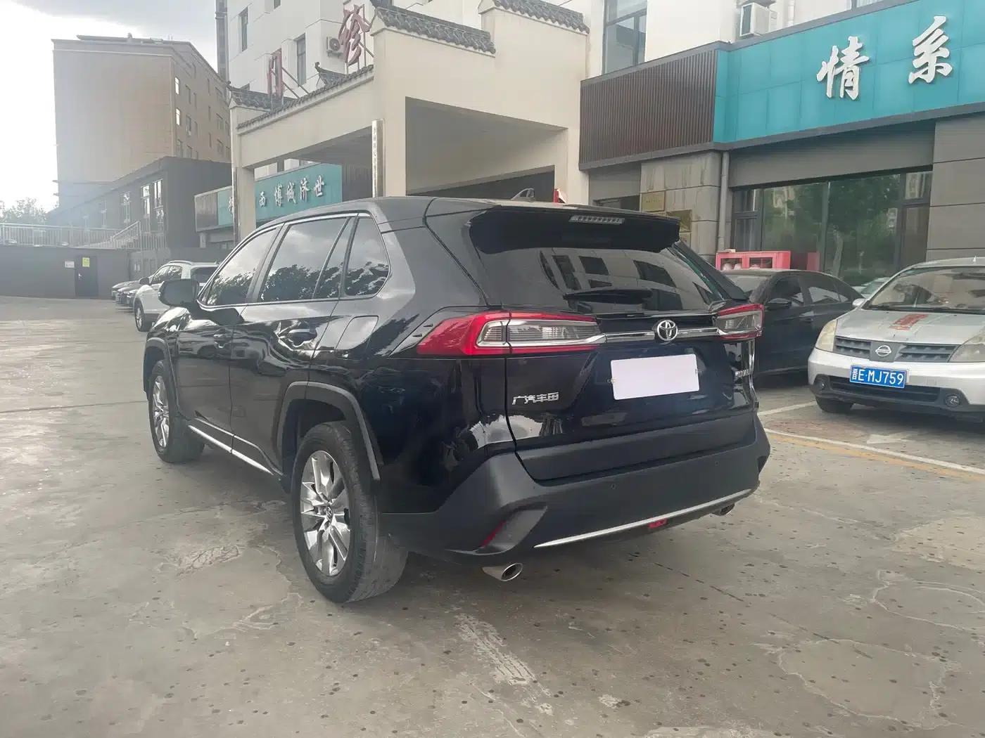 2022 Toyota RAV4 2.0L CVT 2WD Luxury Edition — миниатюра 7