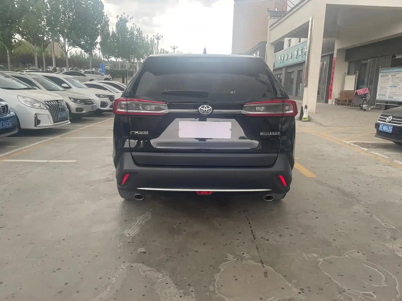 2022 Toyota RAV4 2.0L CVT 2WD Luxury Edition — миниатюра 8