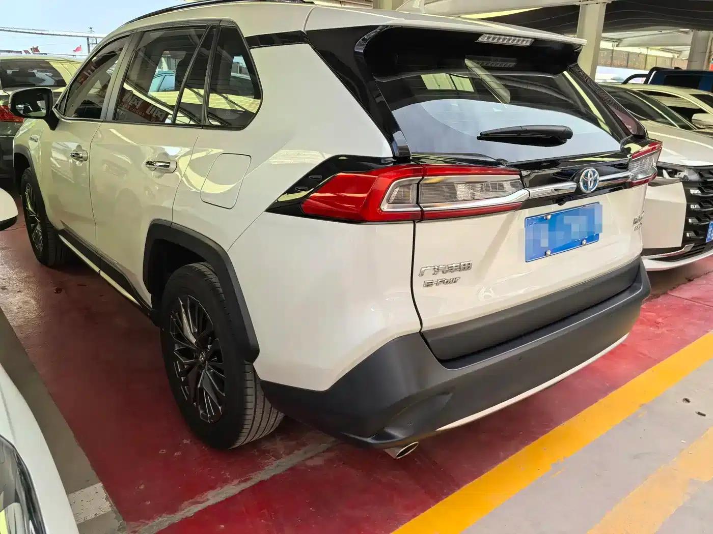 2023 Toyota RAV4 Hybrid 2.5L E-CVT 4WD Premium Edition — миниатюра 4