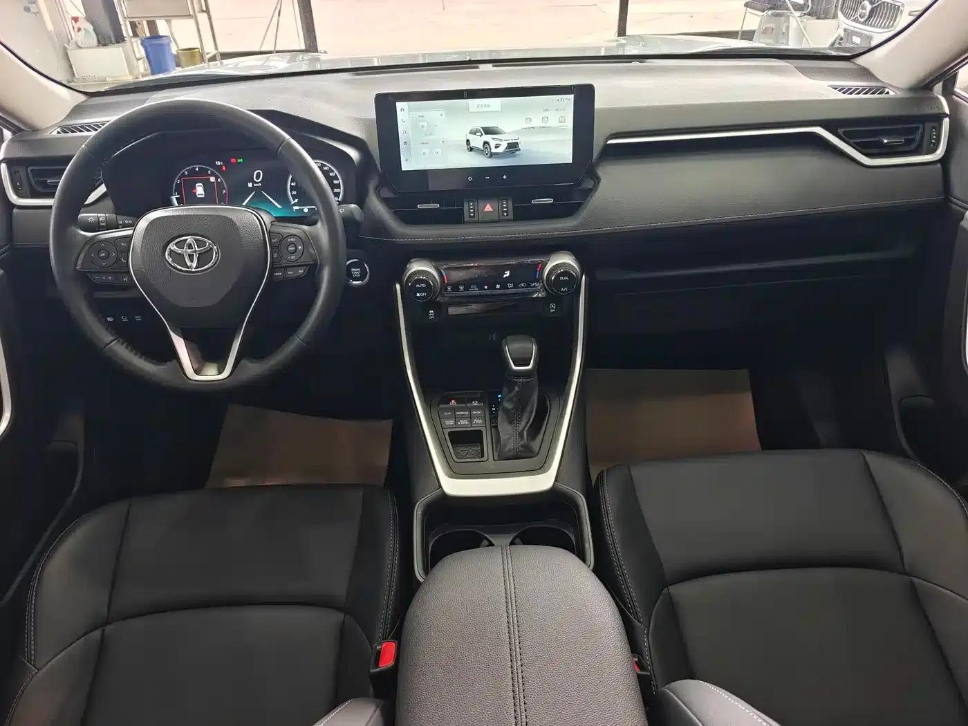 2023 Toyota RAV4 2.0L CVT 4WD Luxury PLUS Edition — миниатюра 14