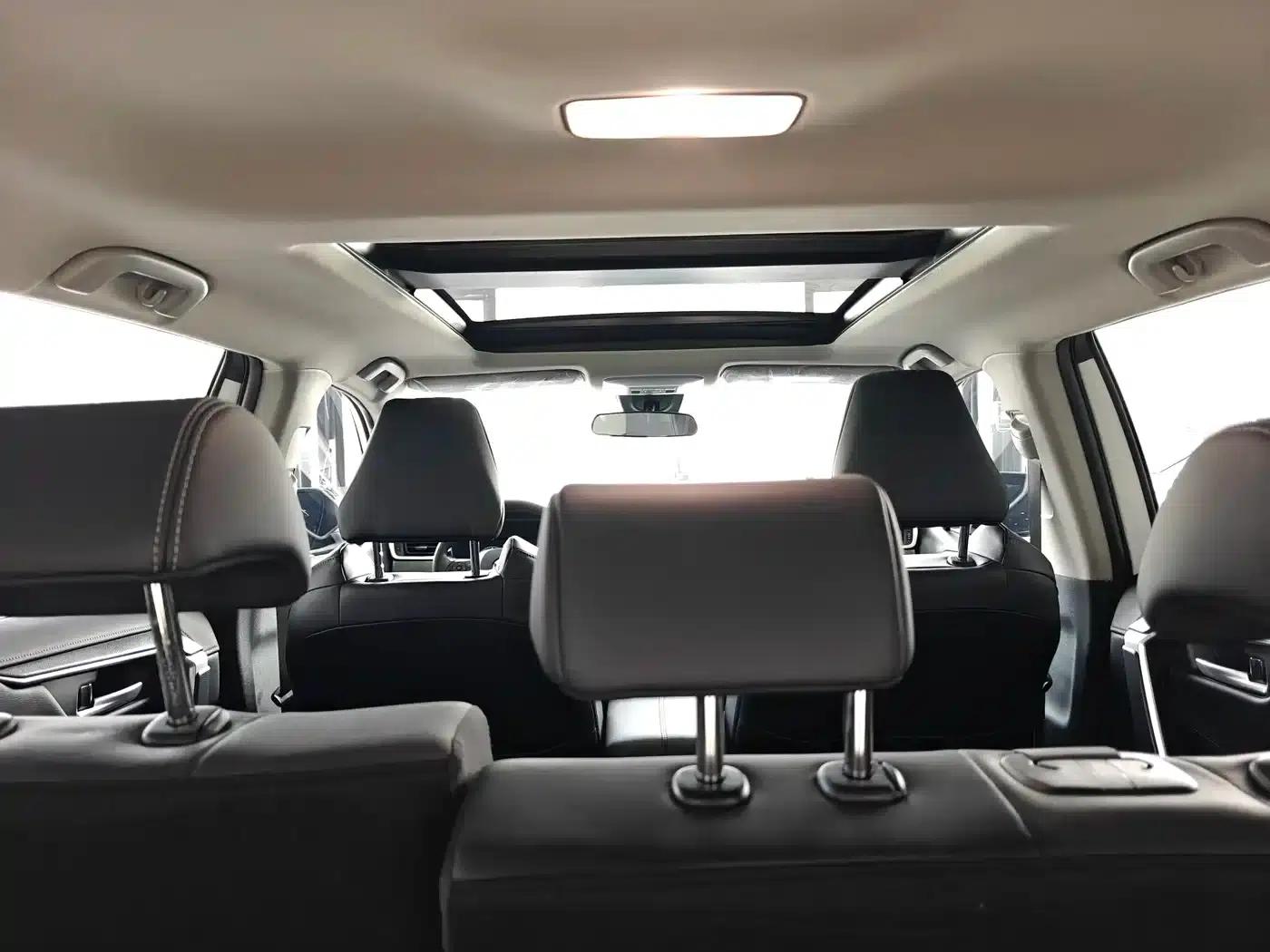 2023 Toyota RAV4 2.0L CVT 4WD Luxury PLUS Edition — миниатюра 15