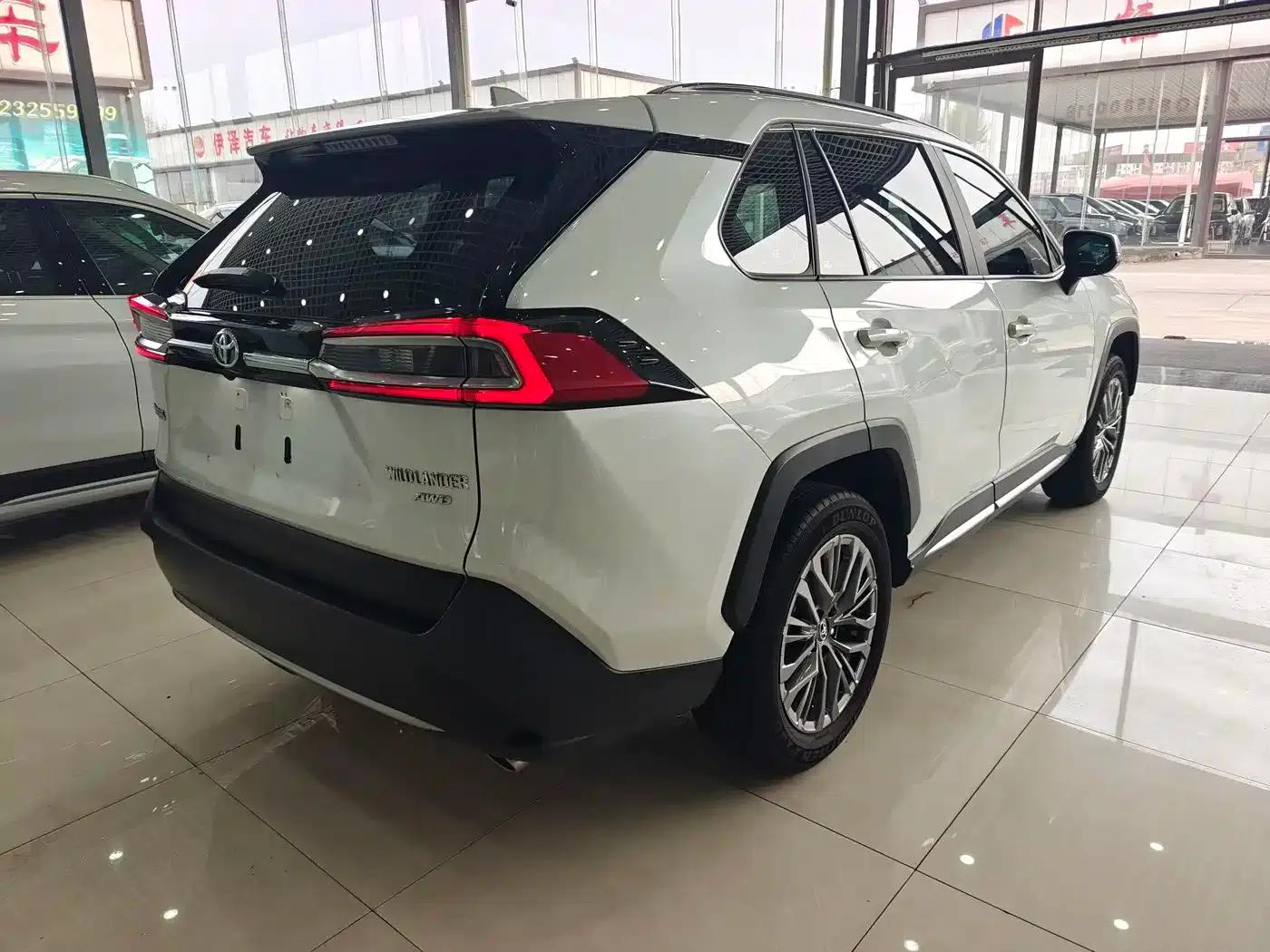 2023 Toyota RAV4 2.0L CVT 4WD Luxury PLUS Edition — миниатюра 4