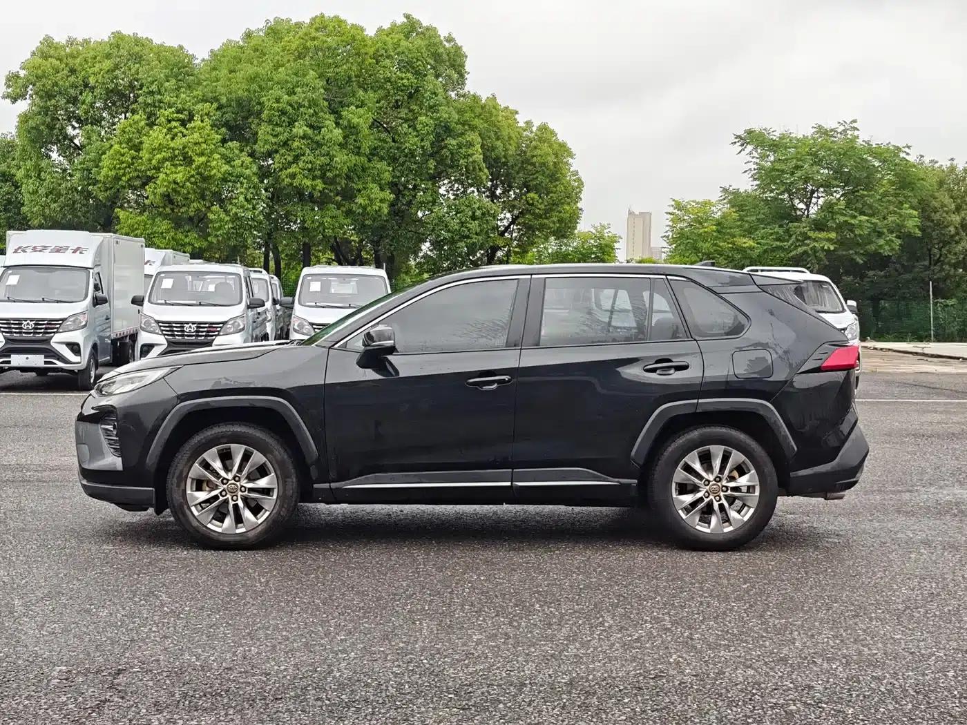 2024 Toyota RAV4 2.0L CVT 2WD Leading Edition — миниатюра 3
