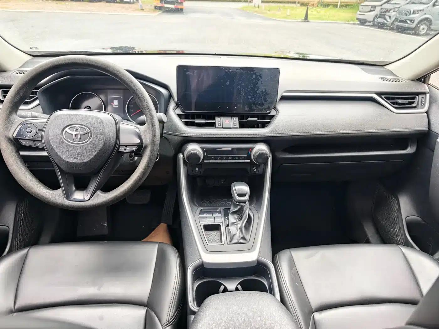 2024 Toyota RAV4 2.0L CVT 2WD Leading Edition — миниатюра 8