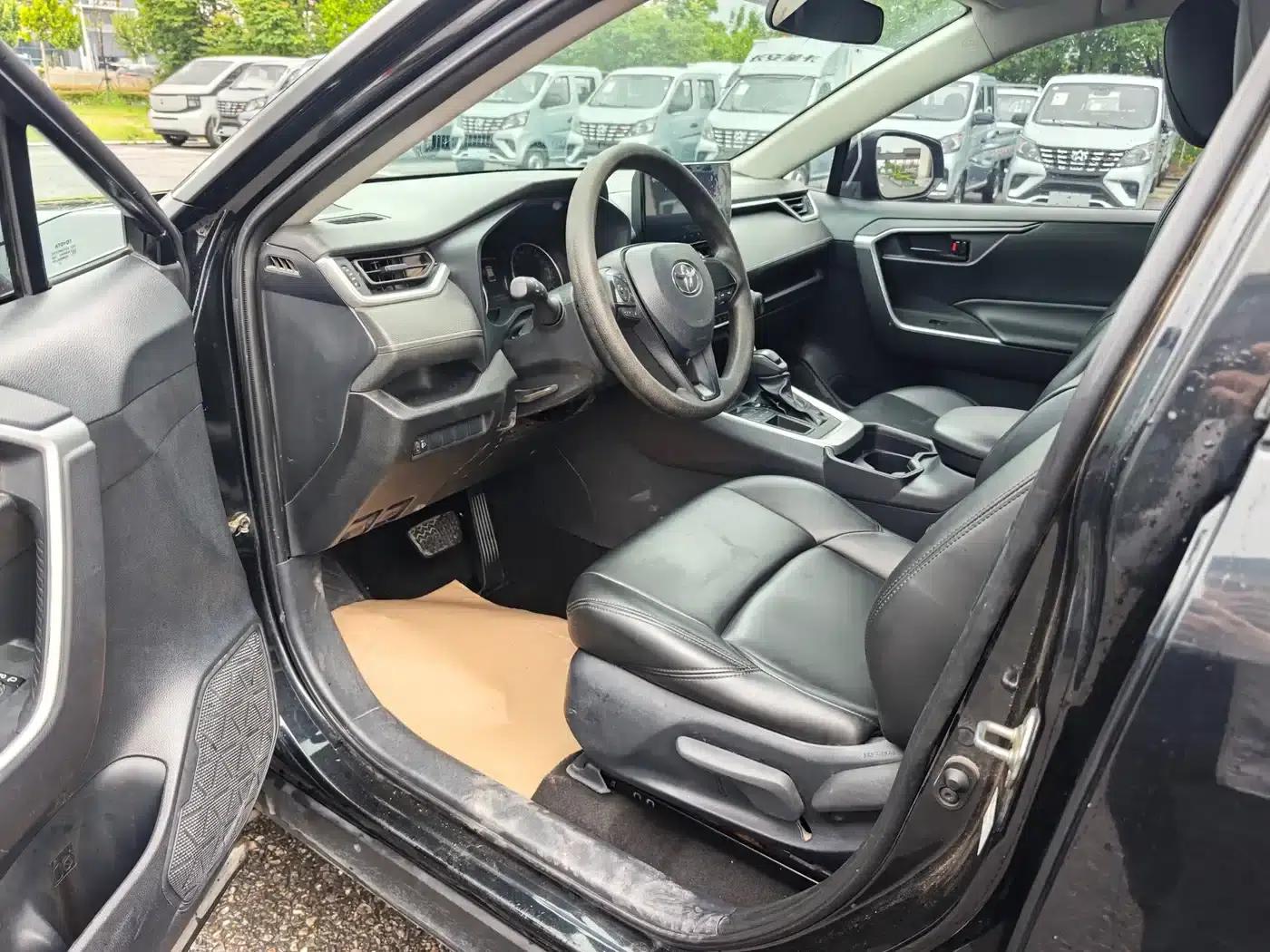 2024 Toyota RAV4 2.0L CVT 2WD Leading Edition — миниатюра 9