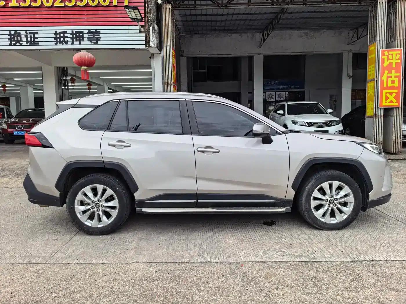 2023 Toyota Highlander 2.0L CVT 2WD Leading Edition — миниатюра 14