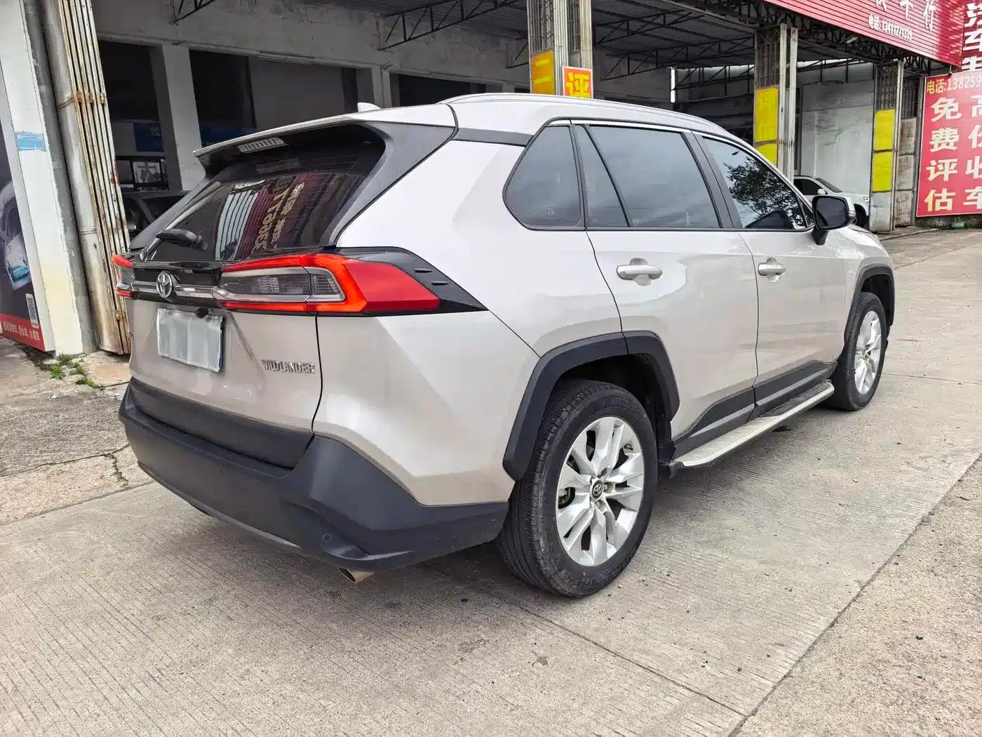 2023 Toyota Highlander 2.0L CVT 2WD Leading Edition — миниатюра 10