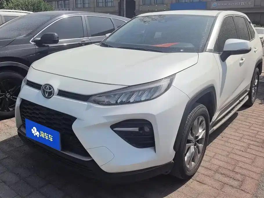 2021 Toyota RAV4 2.0L CVT 2WD Luxury Edition — миниатюра 1
