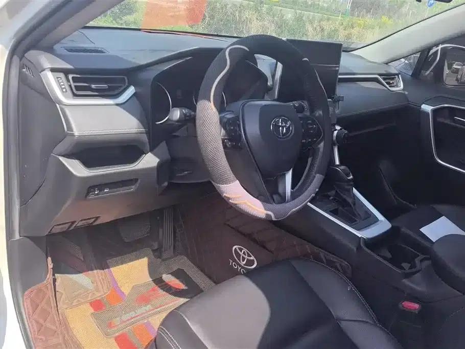 2021 Toyota RAV4 2.0L CVT 2WD Luxury Edition — миниатюра 12
