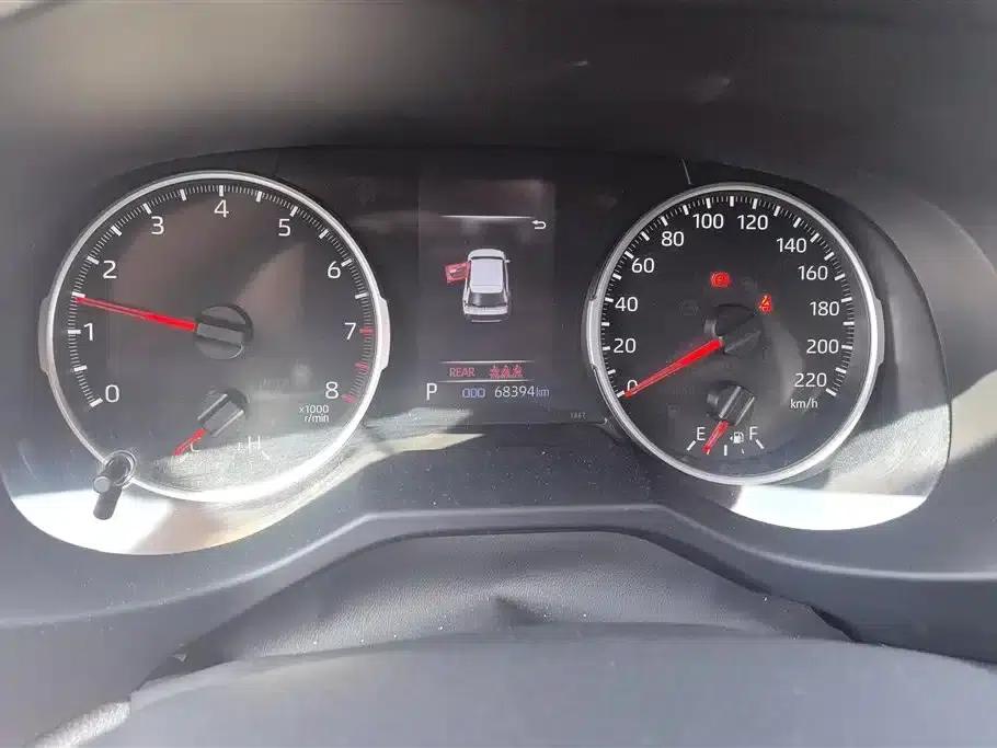 2021 Toyota RAV4 2.0L CVT 2WD Luxury Edition — миниатюра 14
