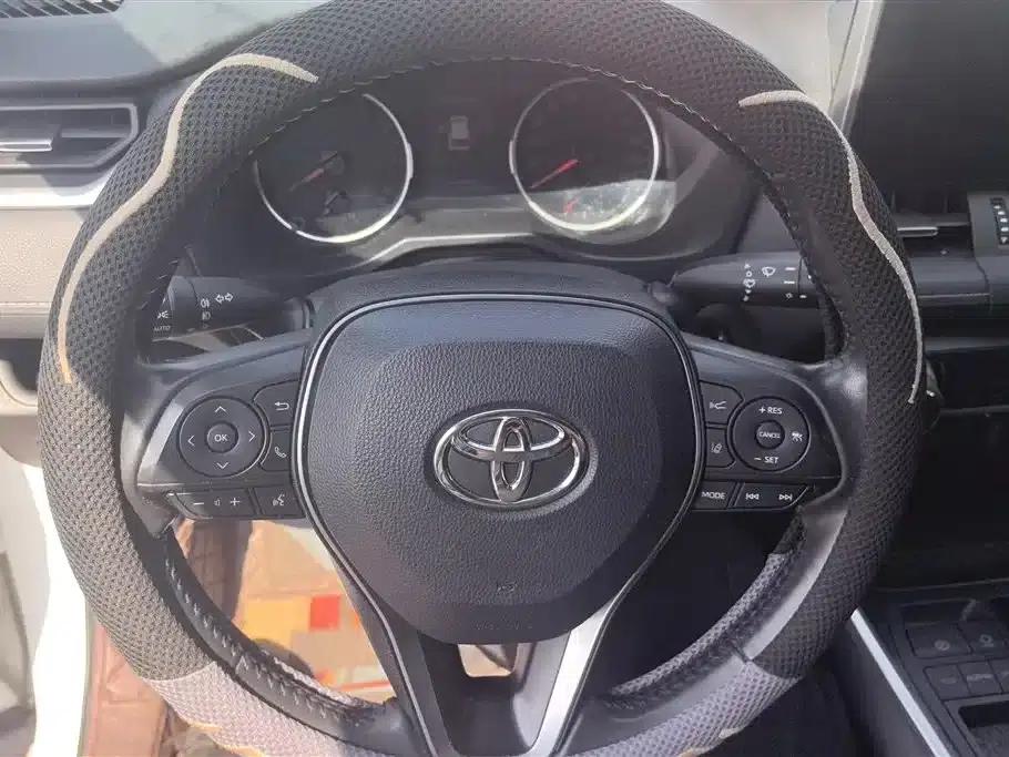 2021 Toyota RAV4 2.0L CVT 2WD Luxury Edition — миниатюра 15