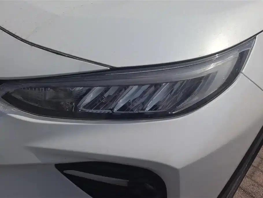 2021 Toyota RAV4 2.0L CVT 2WD Luxury Edition — миниатюра 5