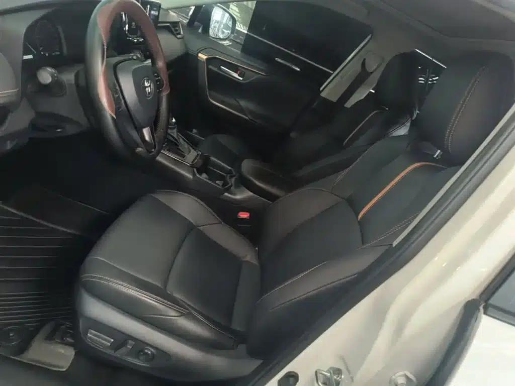 2024 Toyota RAV4 2.0L CVT 2WD Urban Edition — миниатюра 15