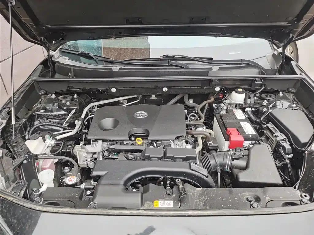 2022 Toyota RAV4 2.0L CVT 2WD Luxury Edition — миниатюра 13
