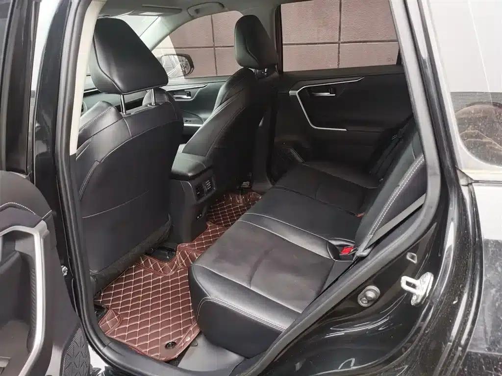 2022 Toyota RAV4 2.0L CVT 2WD Luxury Edition — миниатюра 16
