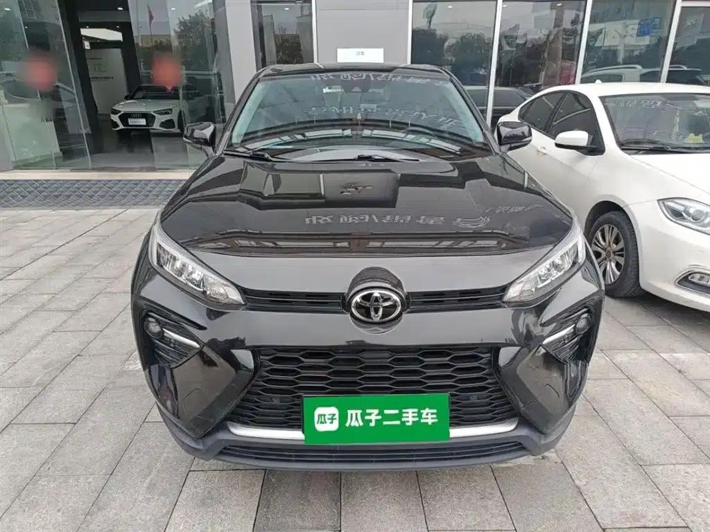2022 Toyota RAV4 2.0L CVT 2WD Luxury Edition — миниатюра 3
