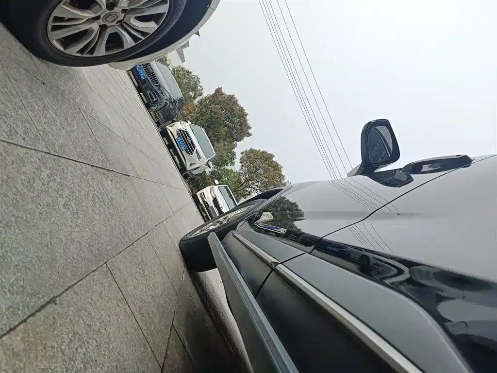 2022 Toyota RAV4 2.0L CVT 2WD Luxury Edition — миниатюра 22