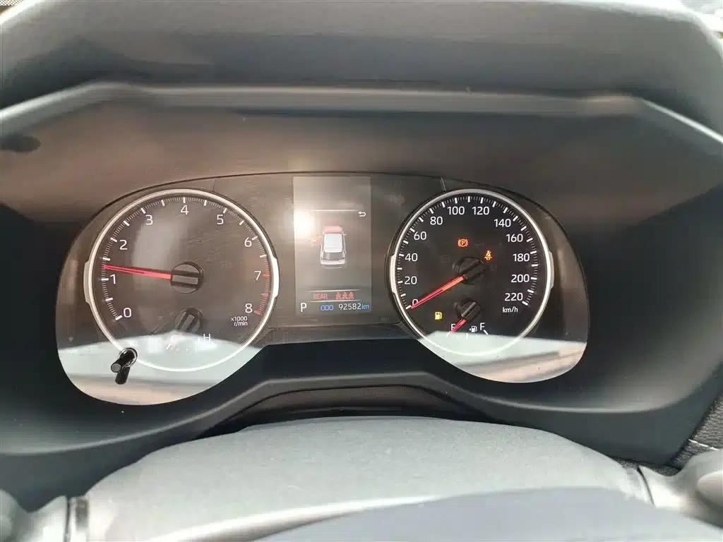 2022 Toyota RAV4 2.0L CVT 2WD Luxury Edition — миниатюра 7