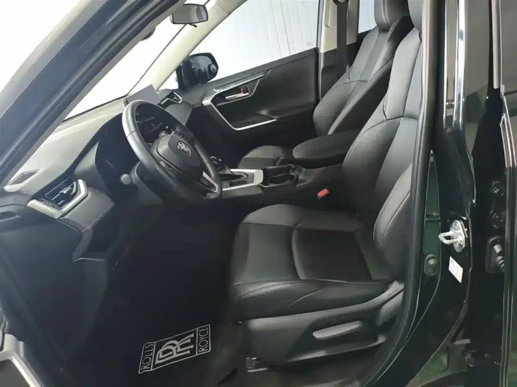 2022 Toyota RAV4 2.0L CVT 2WD Urban Edition — миниатюра 15