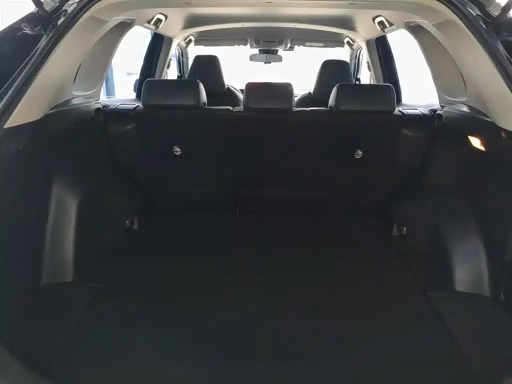 2022 Toyota RAV4 2.0L CVT 2WD Urban Edition — миниатюра 19