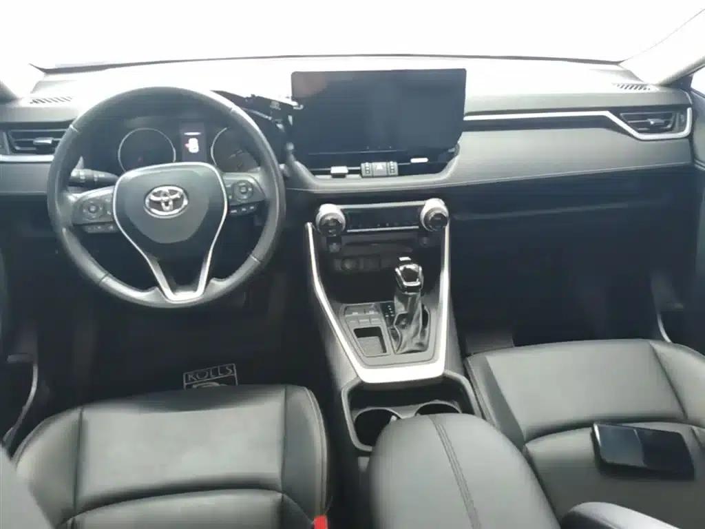 2022 Toyota RAV4 2.0L CVT 2WD Urban Edition — миниатюра 10