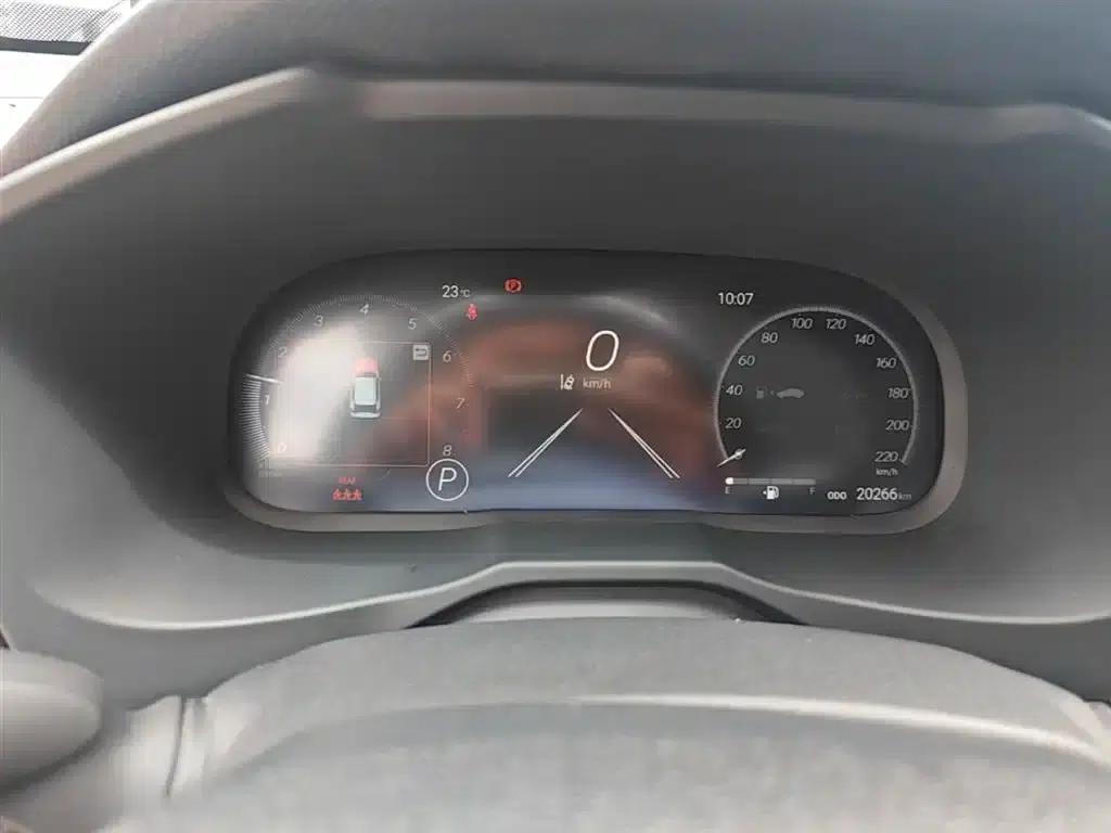 2023 Toyota RAV4 2.0L CVT 4WD Luxury PLUS Edition — миниатюра 12