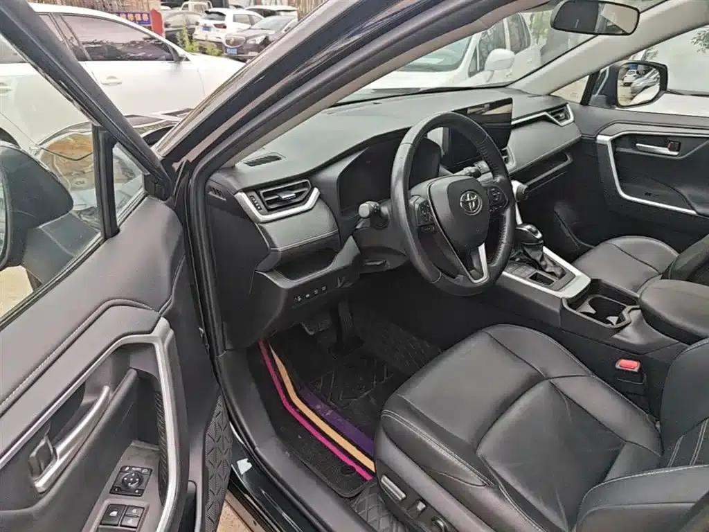 2023 Toyota RAV4 2.0L CVT 4WD Luxury PLUS Edition — миниатюра 16