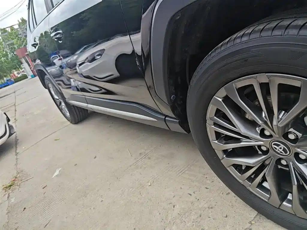 2023 Toyota RAV4 2.0L CVT 4WD Luxury PLUS Edition — миниатюра 21