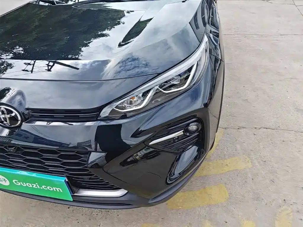 2023 Toyota RAV4 2.0L CVT 4WD Luxury PLUS Edition — миниатюра 24
