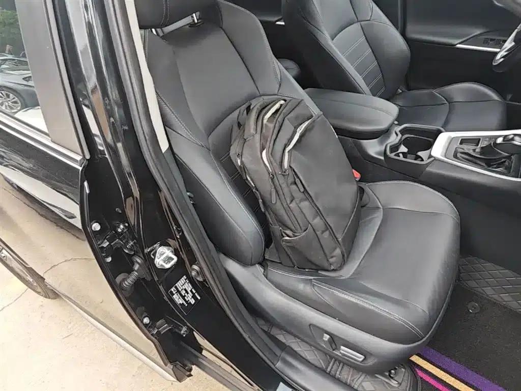 2023 Toyota RAV4 2.0L CVT 4WD Luxury PLUS Edition — миниатюра 25