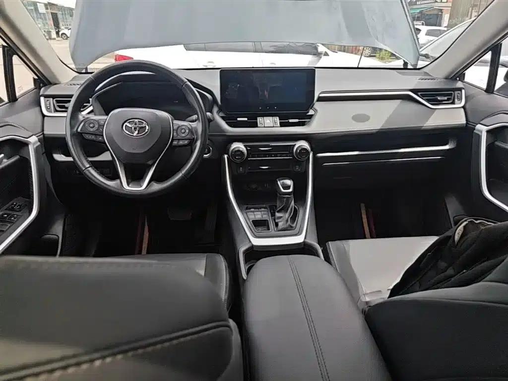 2023 Toyota RAV4 2.0L CVT 4WD Luxury PLUS Edition — миниатюра 10