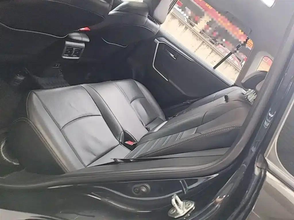 Highlander 2020 2.0L CVT 4WD Premium Edition — миниатюра 17