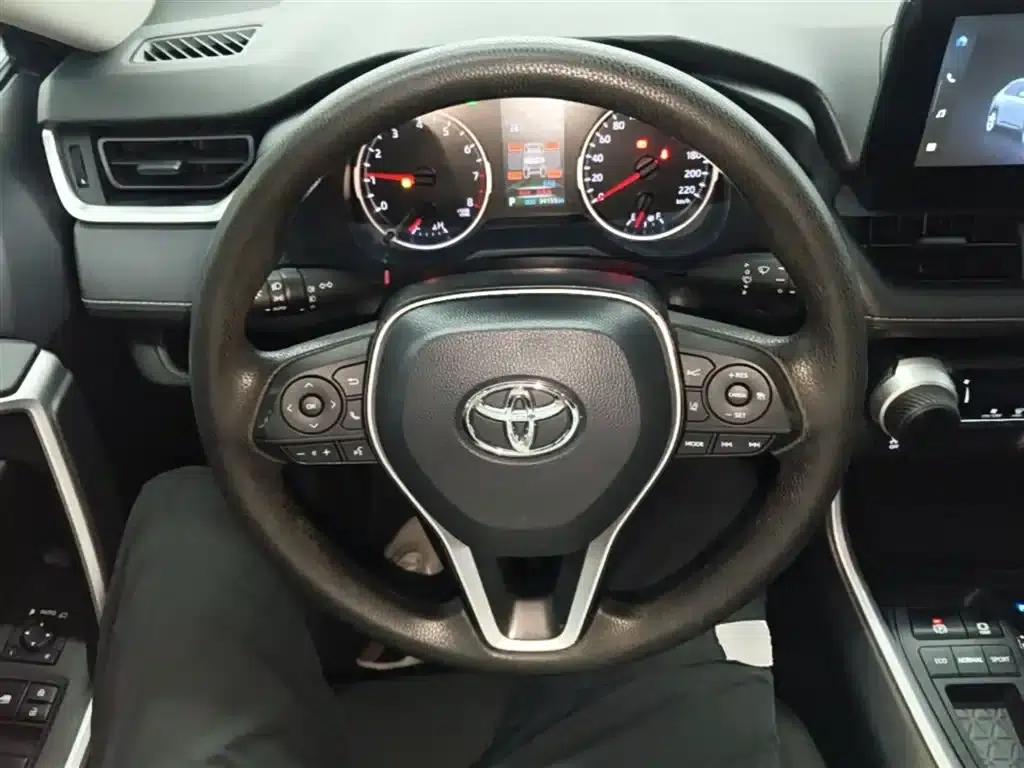 2024 Toyota RAV4 2.0L CVT 2WD Leading Edition — миниатюра 11