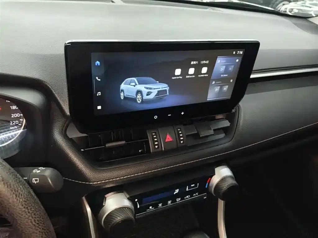 2024 Toyota RAV4 2.0L CVT 2WD Leading Edition — миниатюра 13