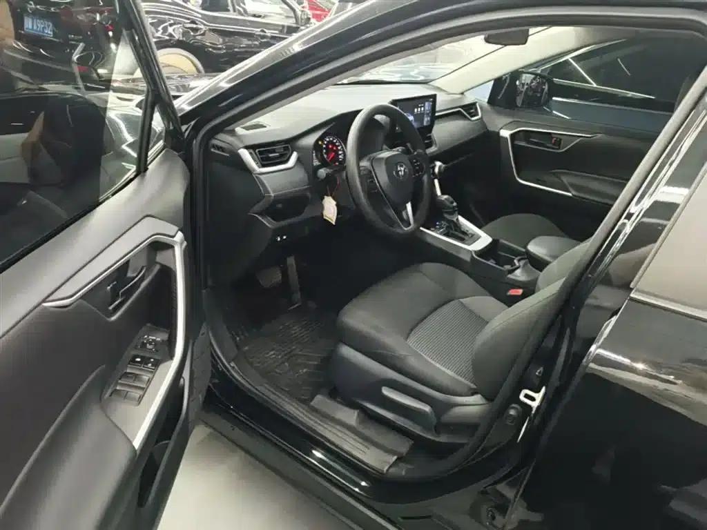 2024 Toyota RAV4 2.0L CVT 2WD Leading Edition — миниатюра 16