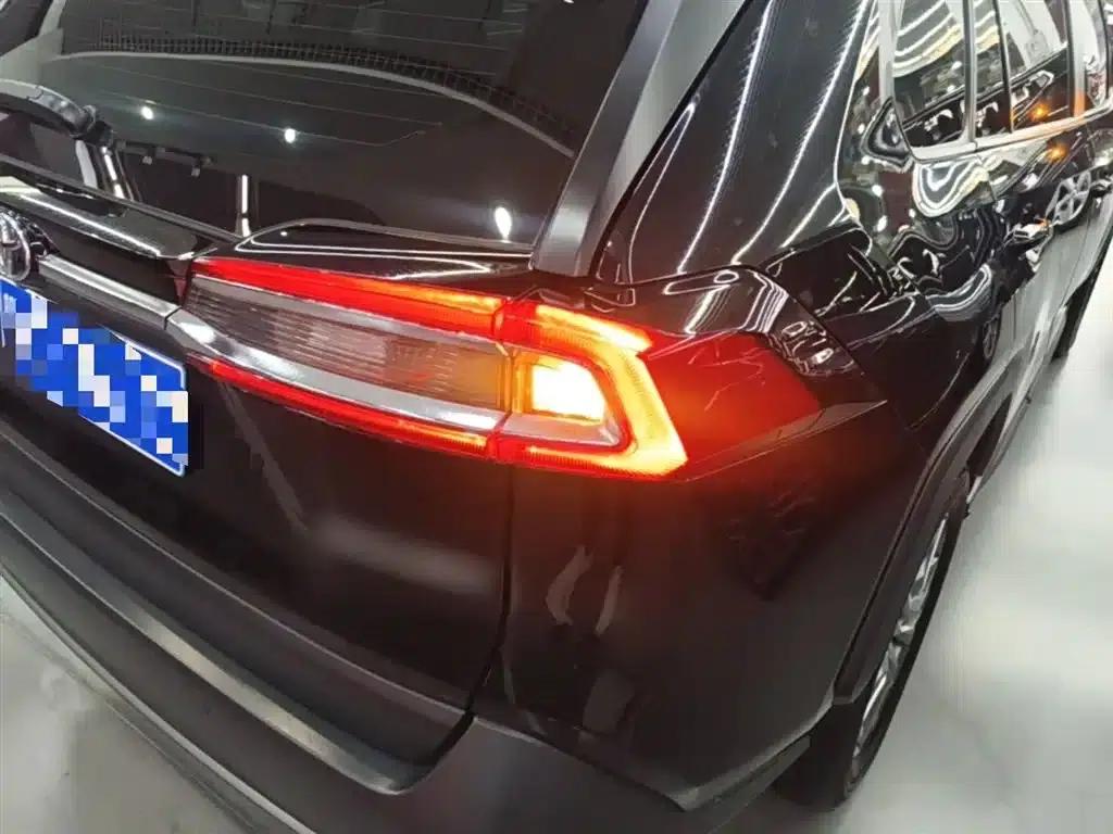 2024 Toyota RAV4 2.0L CVT 2WD Leading Edition — миниатюра 8
