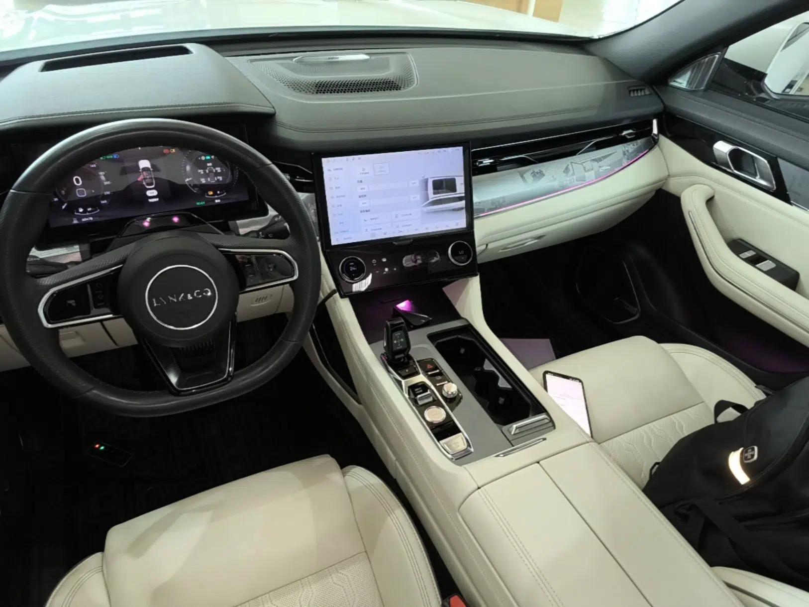 Lynk & Co 09 EM-P 2021 2.0T PHEV Ultra Six-Seater — миниатюра 16