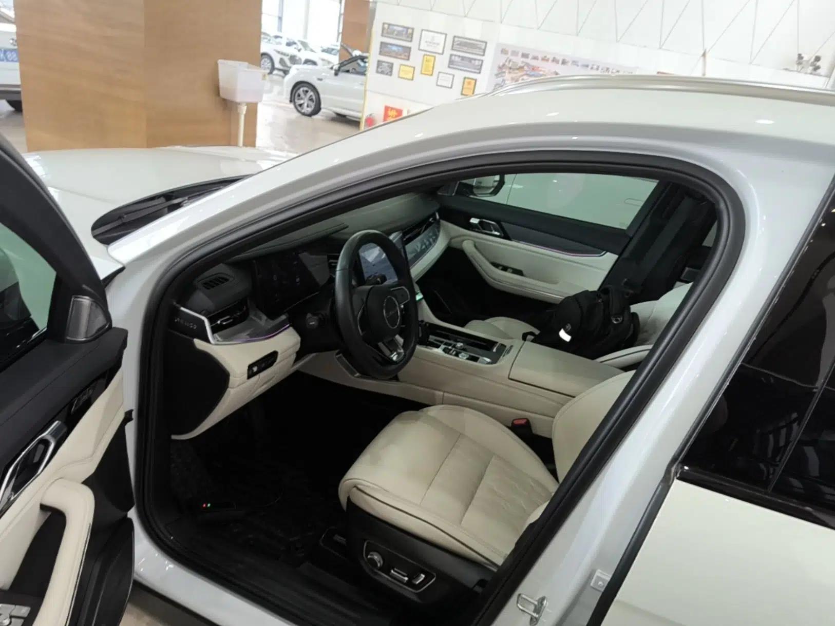 Lynk & Co 09 EM-P 2021 2.0T PHEV Ultra Six-Seater — миниатюра 18