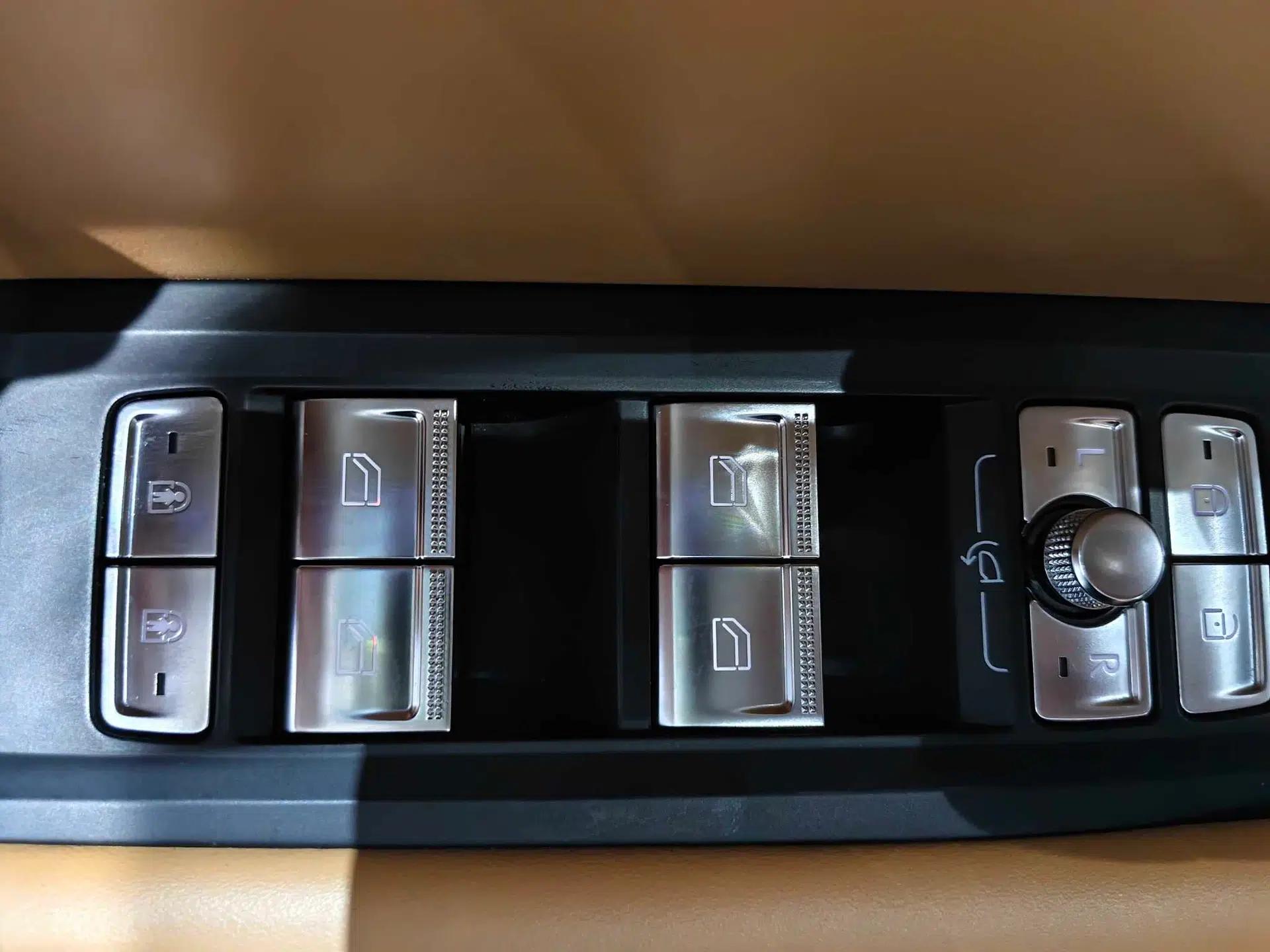 Lynk & Co 09 EM-P 2023 2.0TD EM-P Four-Wheel Drive Asian Games Executive Edition Five Seats — миниатюра 30