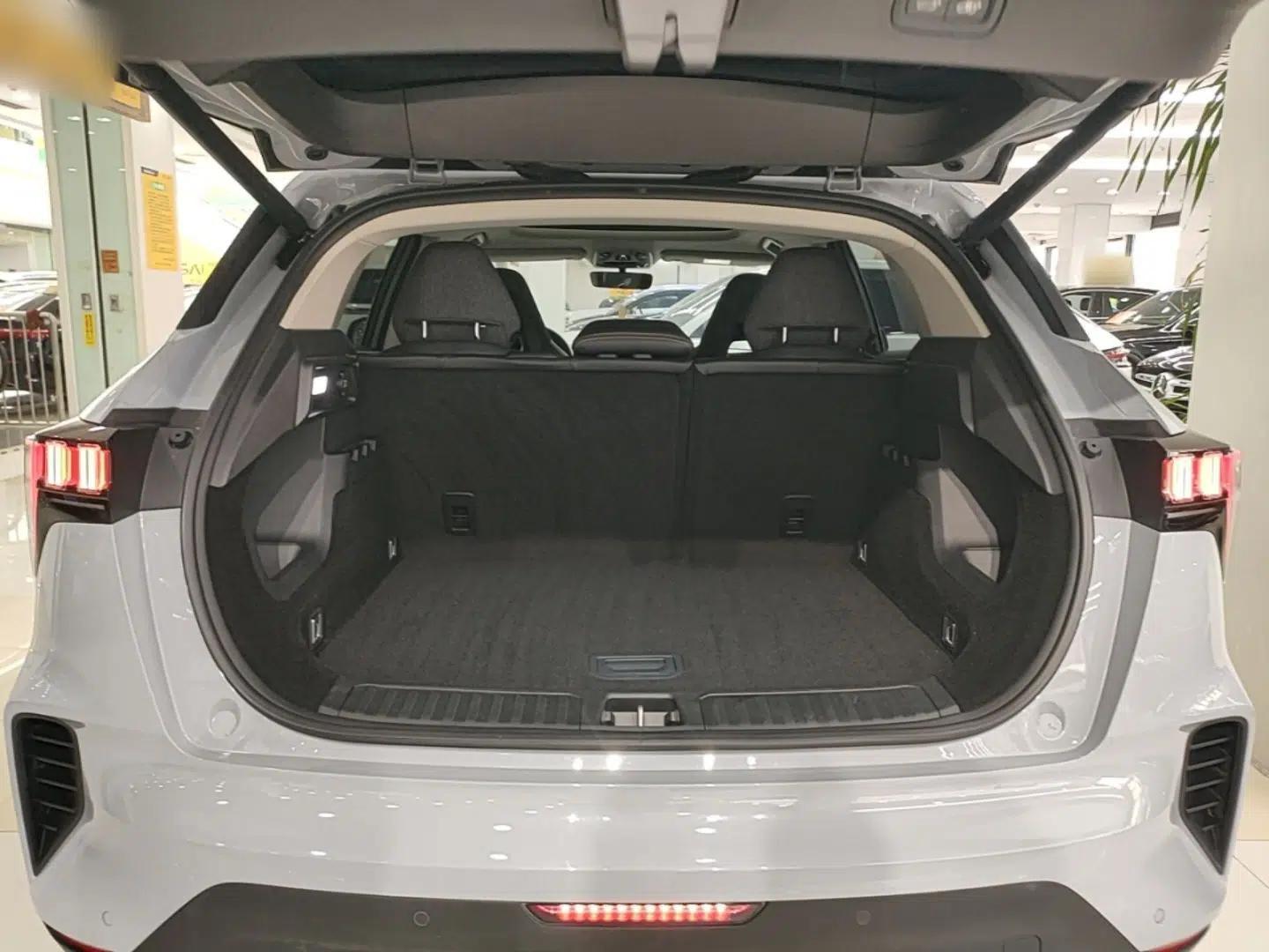 Lynk & Co 06 EM-P 2022 PHEV 84 km Range Pro Version — миниатюра 22