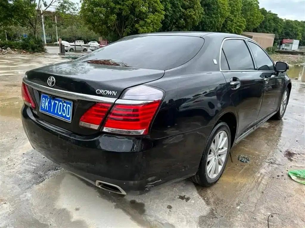 Crown 2012 2.5L Royal Leather Edition — миниатюра 3