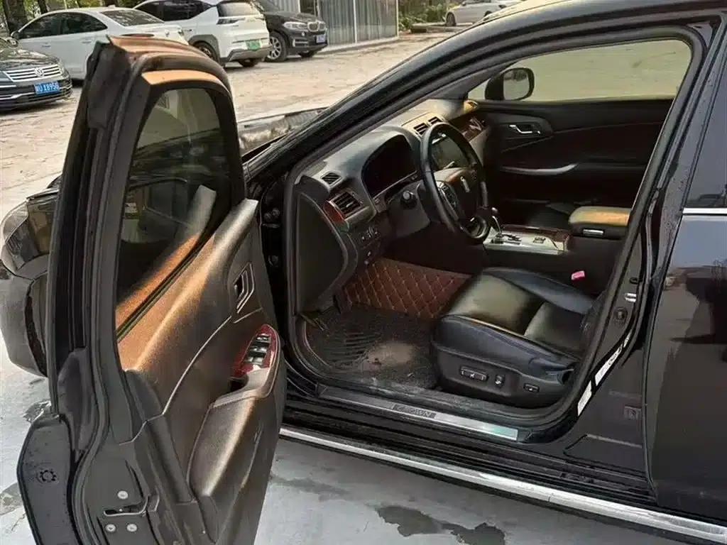 Crown 2012 2.5L Royal Leather Edition — миниатюра 6