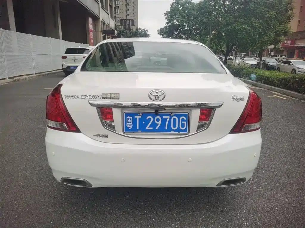 Crown 2010 2.5L Royal — миниатюра 3