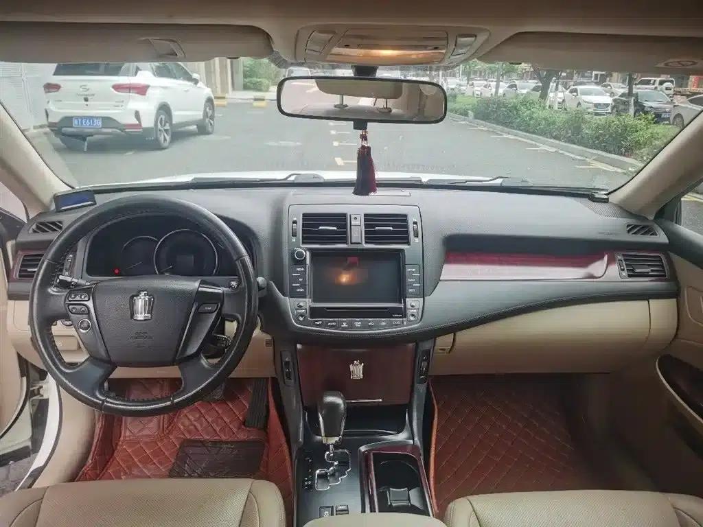 Crown 2010 2.5L Royal — миниатюра 5