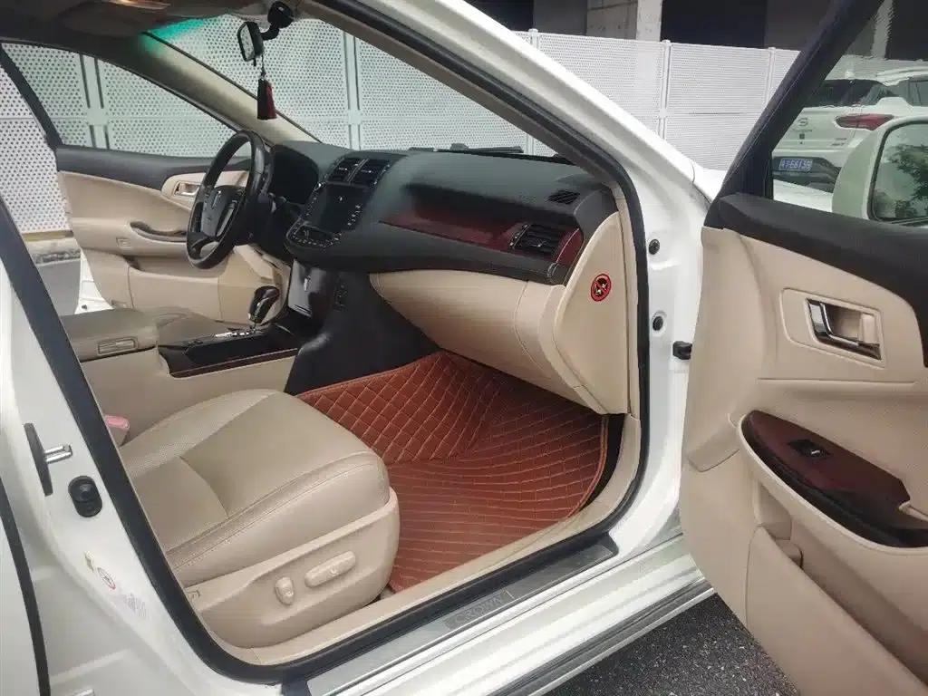Crown 2010 2.5L Royal — миниатюра 7
