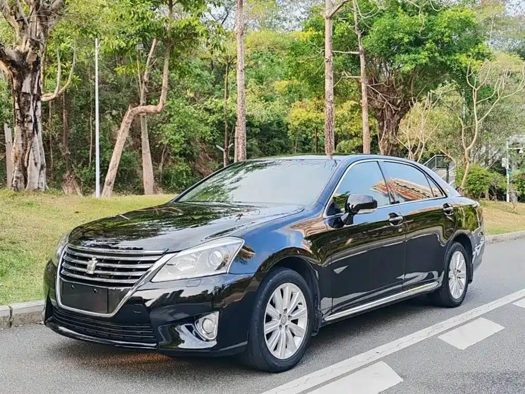 Crown 2012 2.5L Royal — миниатюра 1