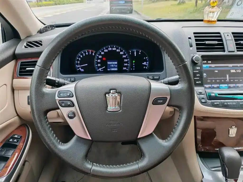 Crown 2012 2.5L Royal — миниатюра 5