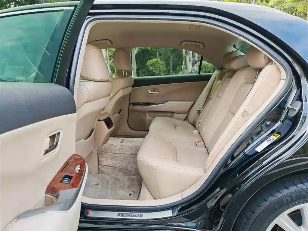 Crown 2012 2.5L Royal — миниатюра 7