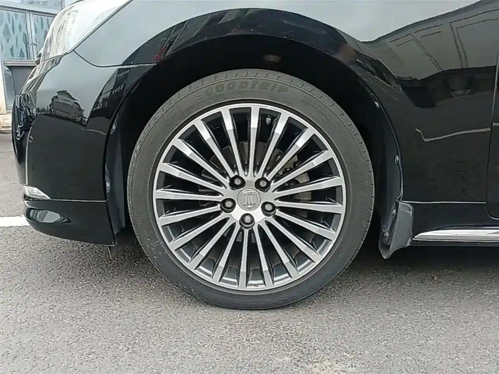 Crown 2018 2.0T Sport Edition — миниатюра 23