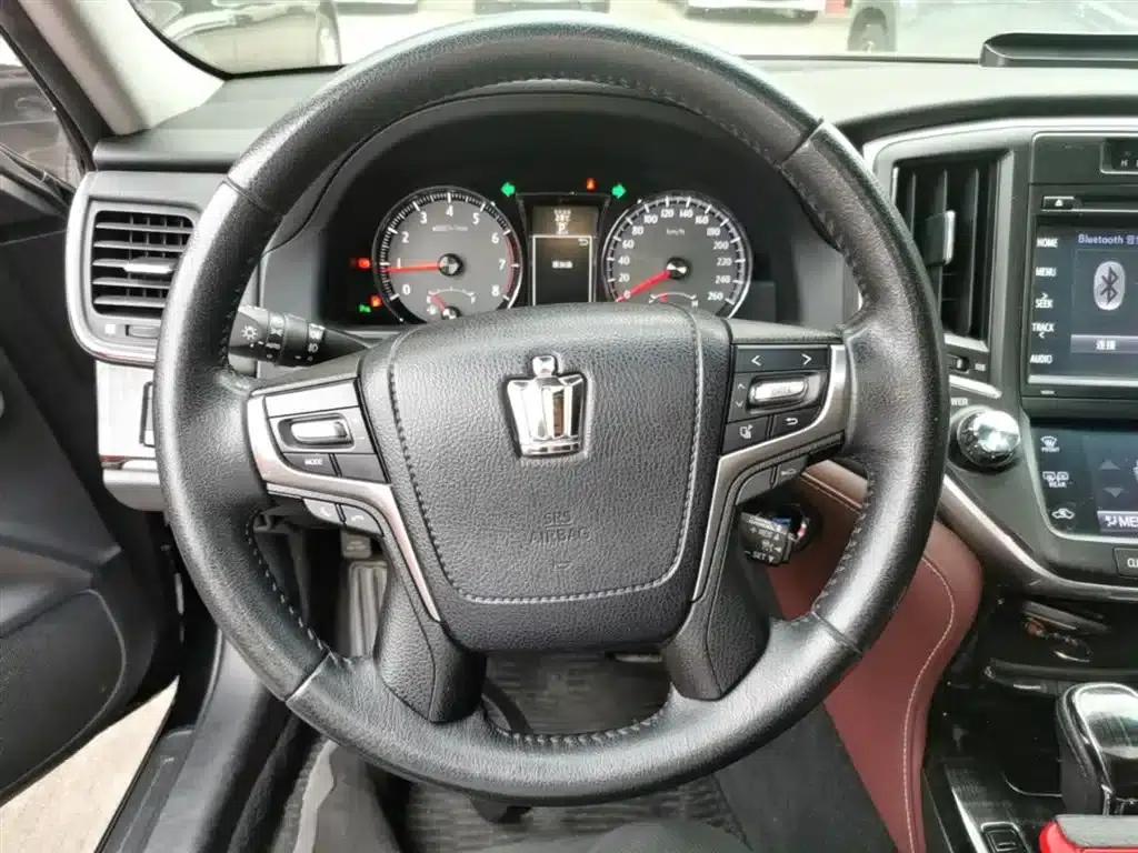 Crown 2017 2.0T Sport Edition — миниатюра 11